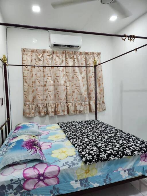 Villa D'Haja 61 Klia Sepang With 3 Airconds & Wifi Banting  Esterno foto