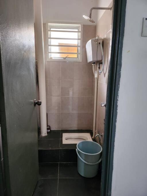 Villa D'Haja 61 Klia Sepang With 3 Airconds & Wifi Banting  Esterno foto